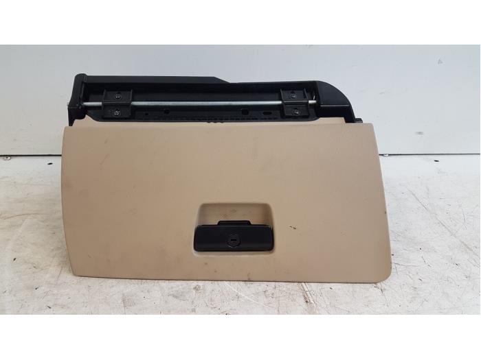 Glovebox from a BMW 3 serie (E90)  2005