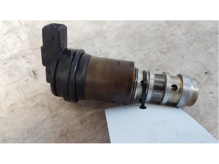 Camshaft adjuster from a BMW 3 serie (E90)  2005