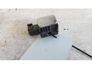 Begagnade Airbagsensor Ford Focus C-Max 1.8 16V Pris € 15,00 Marginaltabell erbjuds av Autodemontagebedrijf Smit