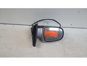 Gebrauchte Außenspiegel links Daihatsu Sirion/Storia (M1) 1.0 12V DVVT Preis € 20,00 Margenregelung angeboten von Autodemontagebedrijf Smit