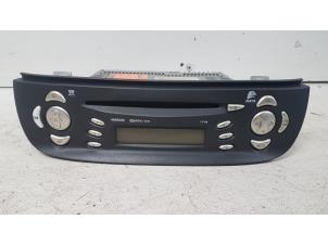 Used Radio CD player Nissan Almera Tino (V10M) 1.8 16V Price € 40,00 Margin scheme offered by Autodemontagebedrijf Smit