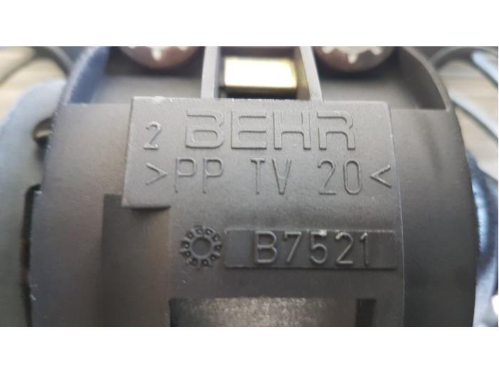 Ventilateur chauffage d'un BMW 3 serie Compact (E46/5) 316ti 16V 2003