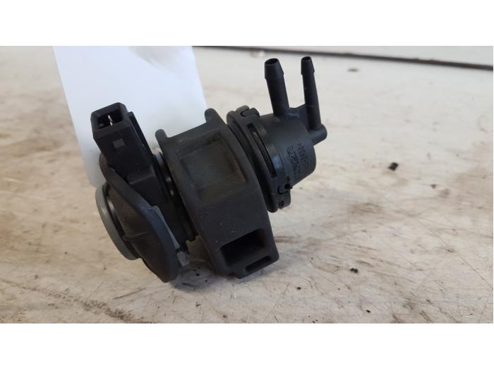 Turbo relief valve from a Renault Kangoo Express (FW) 1.5 dCi 105 2008