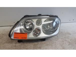 Used Headlight, left Volkswagen Touran (1T1/T2) 2.0 TDI 16V 136 Price on request offered by Autodemontagebedrijf Smit