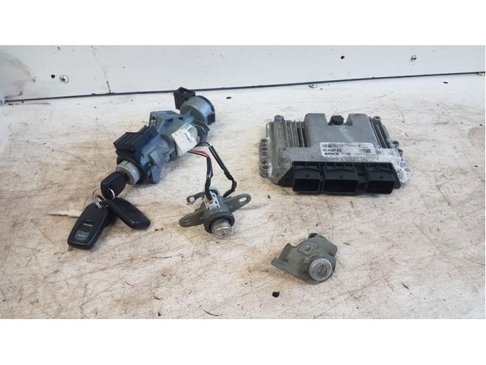 Used Ignition lock + computer Mazda 3 (BK12) 1.6 CiTD 16V Price € 125,00 Margin scheme offered by Autodemontagebedrijf Smit