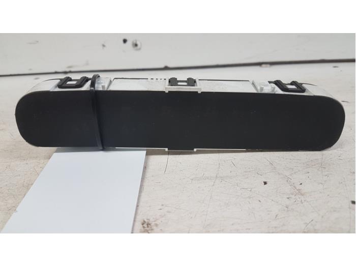 Begagnade Innerdisplay Chevrolet Spark 1.0 16V Bifuel Pris € 10,00 Marginaltabell erbjuds av Autodemontagebedrijf Smit