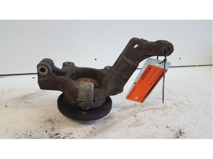 Knuckle, front right from a Nissan Micra (K12) 1.2 16V 2004