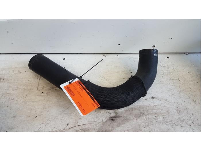 Gebrauchte Intercooler Schlauch Mazda 3 Sport (BK) 1.6 CiTD 16V Preis € 30,00 Margenregelung angeboten von Autodemontagebedrijf Smit