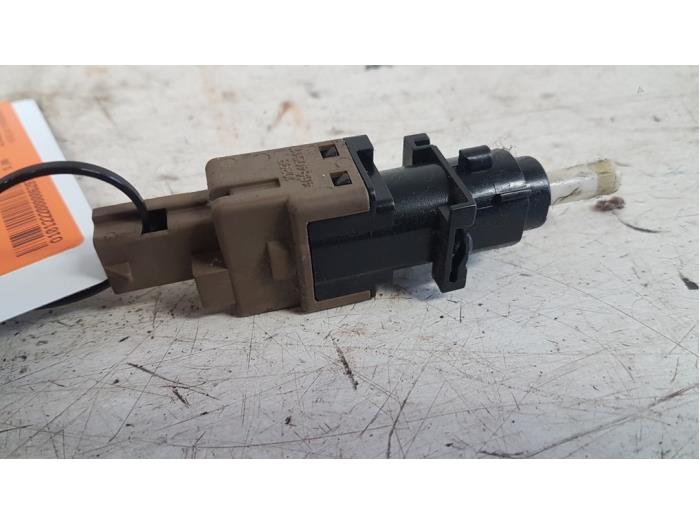 Begagnade Kopplingsspak Fiat Idea (350AX) 1.4 16V Pris € 5,00 Marginaltabell erbjuds av Autodemontagebedrijf Smit