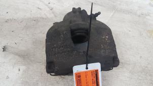 Used Front brake calliper, left Renault Megane II (BM/CM) 2.0 dCi 16V Price € 10,00 Margin scheme offered by Autodemontagebedrijf Smit