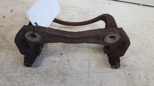Used Front brake calliperholder, left Chevrolet Captiva (C100) 2.4 16V 4x2 Price € 15,00 Margin scheme offered by Autodemontagebedrijf Smit
