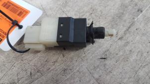 Used Brake light switch Mercedes Vito (639.6) 2.2 109 CDI 16V Price € 10,00 Margin scheme offered by Autodemontagebedrijf Smit
