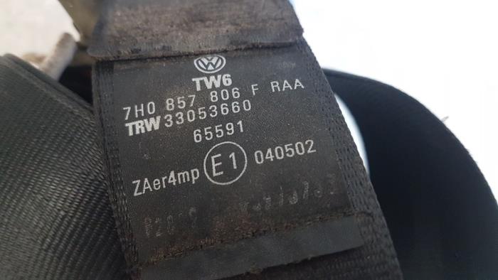 Front seatbelt, right from a Volkswagen Transporter T5 2.5 TDi 2004