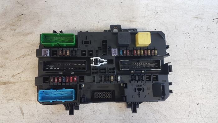 Opel Astra H (L48) 1.6 16V Twinport Fuse boxes stock