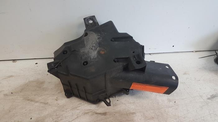 Gebrauchte Luftfiltergehäuse Volvo V70 (SW) 2.4 D5 20V Preis € 30,00 Margenregelung angeboten von Autodemontagebedrijf Smit