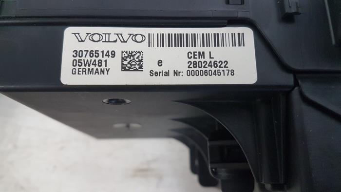 Serrure de contact + ordinateur d'un Volvo V70 (SW) 2.4 D5 20V 2006