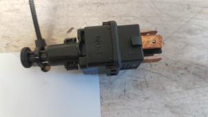 Used Brake light switch Saab 9-5 (YS3E) 2.3t 16V Price € 10,00 Margin scheme offered by Autodemontagebedrijf Smit