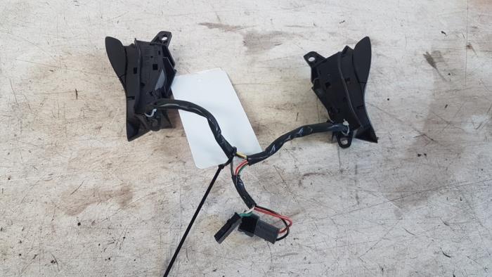 Steering wheel mounted radio control from a Saab 9-5 (YS3E) 2.3t 16V 2003