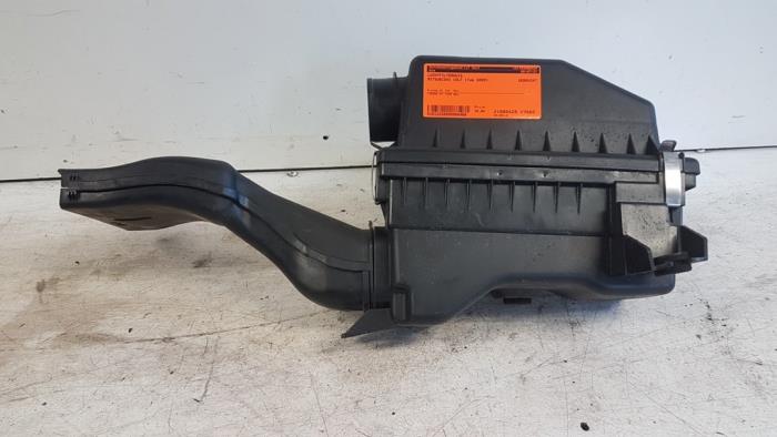 Begagnade Luftfilterhus Mitsubishi Colt (Z2/Z3) 1.5 16V CZ3 Pris € 25,00 Marginaltabell erbjuds av Autodemontagebedrijf Smit
