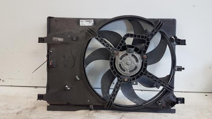 Gebrauchte Kühlerventilator Fiat Grande Punto (199) 1.2 Preis € 25,00 Margenregelung angeboten von Autodemontagebedrijf Smit
