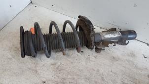 Used Front shock absorber rod, right Volvo V50 (MW) Price € 35,00 Margin scheme offered by Autodemontagebedrijf Smit