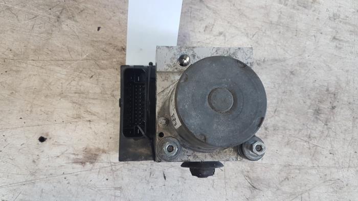 Używane Pompa ABS Ford Ka II 1.2 Cena € 25,00 Procedura marży oferowane przez Autodemontagebedrijf Smit