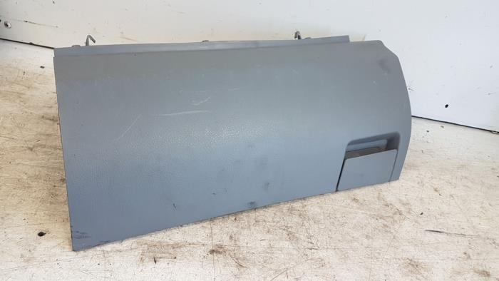 Begagnade Handskfack Volkswagen Crafter 2.5 TDI 30/32/35/46/50 Pris € 25,00 Marginaltabell erbjuds av Autodemontagebedrijf Smit
