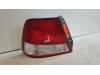 Taillight, left from a Hyundai Accent, 2000 / 2006 1.5i 12V, Hatchback, Petrol, 1.495cc, 65kW (88pk), FWD, G4EB, 2000-01 / 2005-11 2000