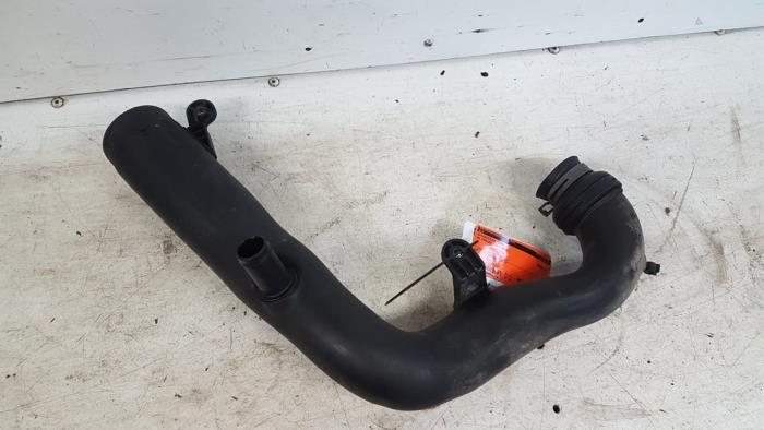 Gebrauchte Intercooler Rohr Volkswagen Passat Variant (3C5) 2.0 TDI 16V 135 Preis € 25,00 Margenregelung angeboten von Autodemontagebedrijf Smit