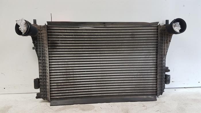 Begagnade AC-radiator Volkswagen Passat Variant (3C5) 2.0 TDI 16V 135 Pris på förfrågan erbjuds av Autodemontagebedrijf Smit