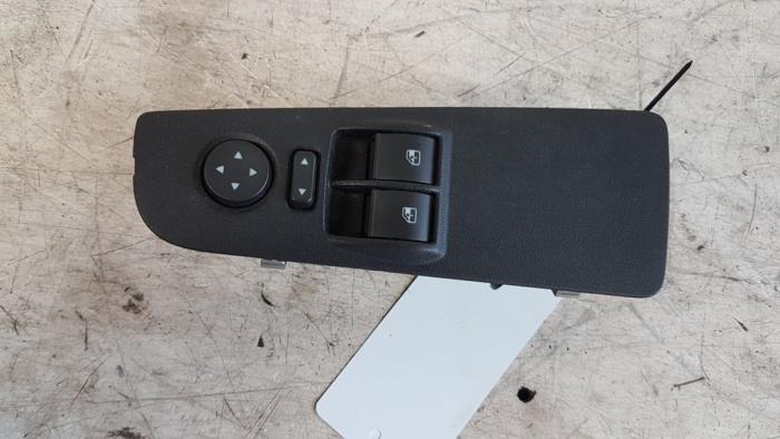 Multi-functional window switch from a Fiat Bravo (198A) 1.4 T-Jet 16V 120 2008
