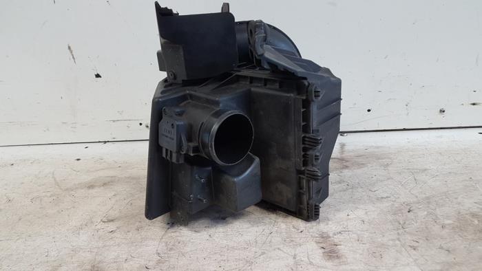 Begagnade Luftfilterhus Mazda 5 (CR19) 2.0 CiDT 16V Normal Power Pris € 40,00 Marginaltabell erbjuds av Autodemontagebedrijf Smit