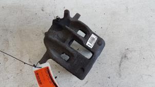 Used Front brake calliper, left Peugeot 607 (9D/U) 2.2 16V Price € 35,00 Margin scheme offered by Autodemontagebedrijf Smit
