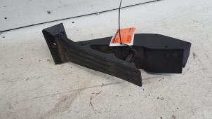 Used Accelerator pedal BMW 1 serie (E87/87N) 118d 16V Price € 15,00 Margin scheme offered by Autodemontagebedrijf Smit