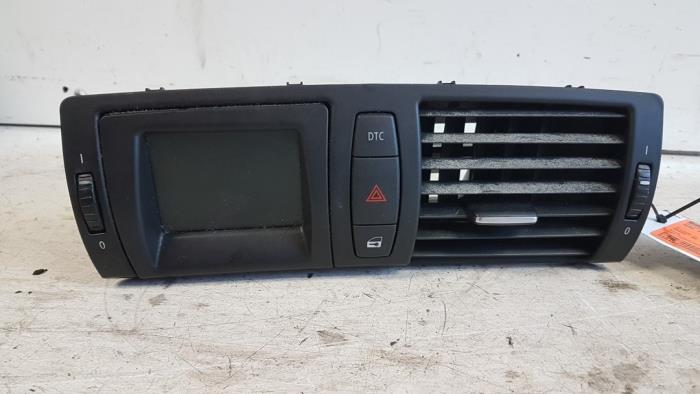 Begagnade Innerdisplay BMW 1 serie (E87/87N) 118d 16V Pris på förfrågan erbjuds av Autodemontagebedrijf Smit