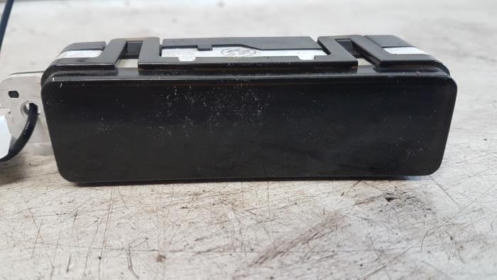 Begagnade Innerdisplay Chevrolet Epica 2.0 24V Pris € 30,00 Marginaltabell erbjuds av Autodemontagebedrijf Smit