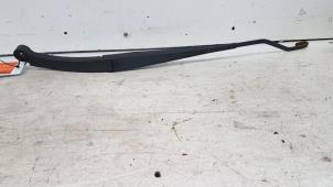 Used Front wiper arm Chevrolet Epica 2.0 24V Price on request offered by Autodemontagebedrijf Smit