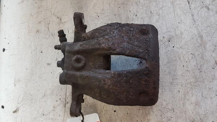 Front brake calliper, left from a Opel Corsa C (F08/68) 1.8 16V GSi 2002