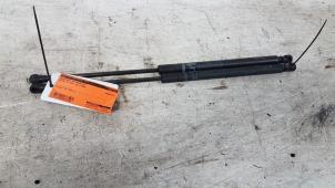 Used Set of bonnet gas struts Lexus IS (E2) 250 2.5 V6 24V Price on request offered by Autodemontagebedrijf Smit