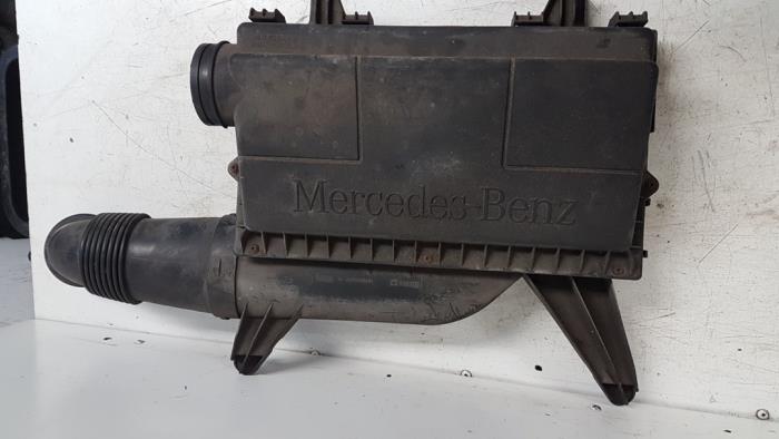 Gebrauchte Luftfiltergehäuse Mercedes Vito (639.6) 2.2 109 CDI 16V Preis € 20,00 Margenregelung angeboten von Autodemontagebedrijf Smit