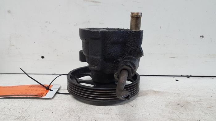 Usagé Pompe de direction Nissan Primastar 1.9 dCi 100 Prix sur demande proposé par Autodemontagebedrijf Smit