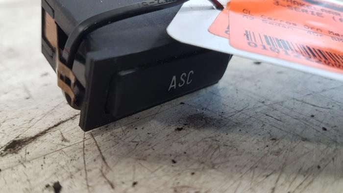 Usados Interruptor ESP BMW 3 serie (E46/4) 316i 16V Precio € 5,00 Norma de margen ofrecido por Autodemontagebedrijf Smit