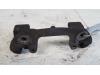 Front brake calliperholder, right from a BMW 3 serie (E46/4), 1997 / 2005 316i 16V, Saloon, 4-dr, Petrol, 1.796cc, 85kW (116pk), RWD, N42B18A, 2002-02 / 2004-03, AY31; AY32 2003