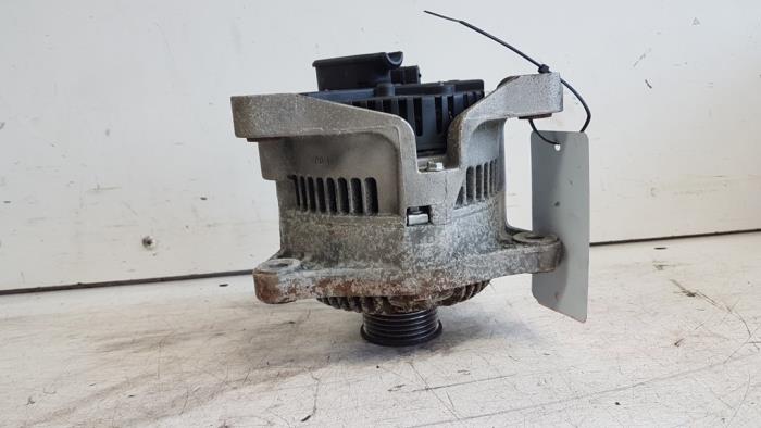 Usagé Dynamo BMW 3 serie (E46/4) 316i 16V Prix € 50,00 Règlement à la marge proposé par Autodemontagebedrijf Smit