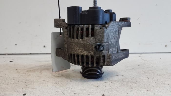 Gebrauchte Dynamo Kia Carens III (FG) 2.0i CVVT 16V Preis € 35,00 Margenregelung angeboten von Autodemontagebedrijf Smit