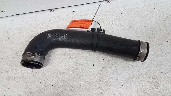Gebrauchte Intercooler Schlauch Volkswagen Golf V (1K1) 1.6 FSI 16V Preis € 20,00 Margenregelung angeboten von Autodemontagebedrijf Smit