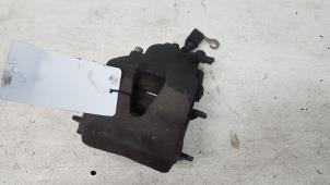 Used Front brake calliper, left Volkswagen Golf V (1K1) 1.6 FSI 16V Price € 15,00 Margin scheme offered by Autodemontagebedrijf Smit