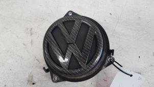Usagé Poignée hayon Volkswagen Golf V (1K1) 1.6 FSI 16V Prix € 25,00 Règlement à la marge proposé par Autodemontagebedrijf Smit