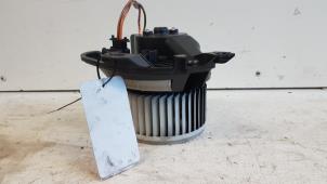 Usados Motor de ventilador de calefactor Fiat Grande Punto (199) 1.4 16V Precio € 20,00 Norma de margen ofrecido por Autodemontagebedrijf Smit