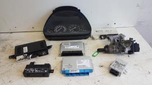 Used Ignition lock + computer BMW 7 serie (E38) 728iA,iA Executive 24V Price on request offered by Autodemontagebedrijf Smit